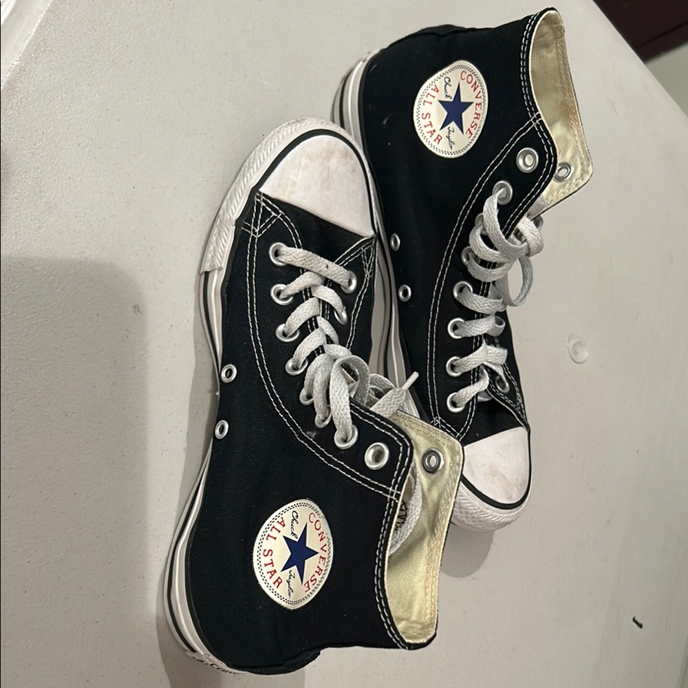 Converse Black and White High-Tops classics